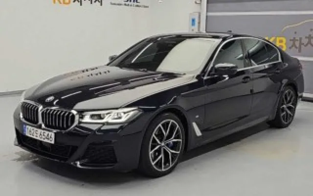 수원중고외제차 5시리즈 (G30) 530i xDrive M 스포츠 매물 사진 12 - 2022/08 75,412km