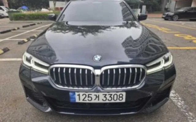 수원중고외제차 5시리즈 (G30) 520i M 스포츠 매물 사진 2 - 2022/08 36,240km