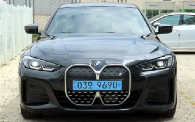 수원중고외제차 i4 eDrive 40 매물 사진 10 - 2022/06 163,993km
